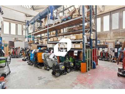 Location Locaux d'activités - Entrepôts à Montreuil