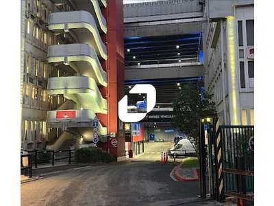 Location Locaux d'activités - Entrepôts à Montreuil