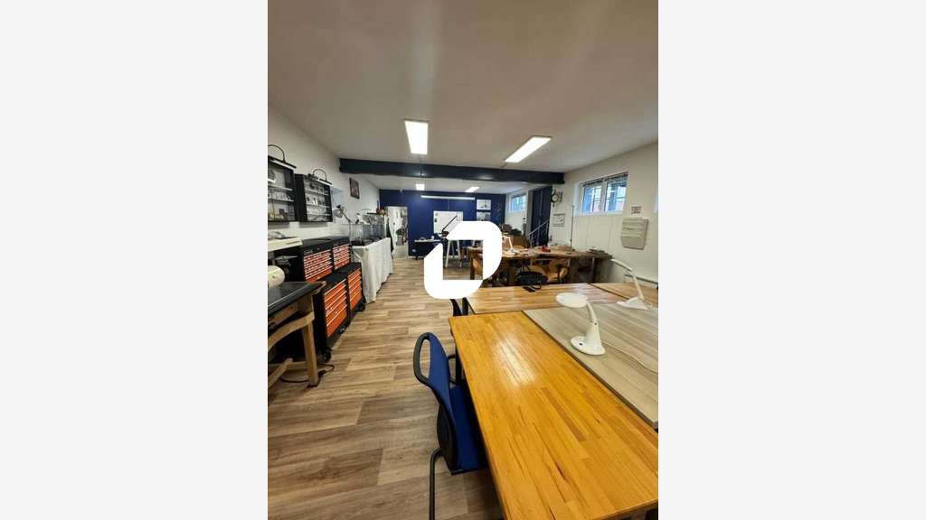 A louer Local d'activité 151m² Montreuil