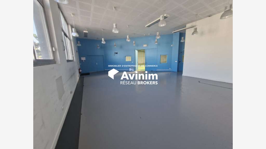 A louer local d'activité mixte 871m² à Montreuil
