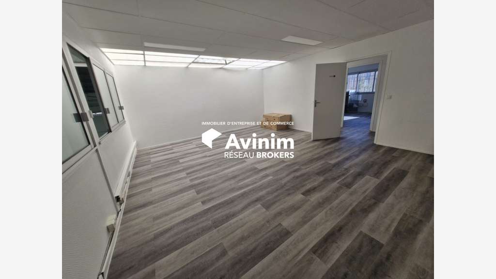 A louer local d'activité mixte 871m² à Montreuil