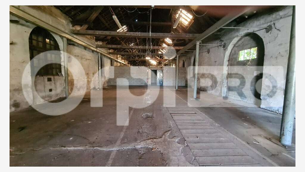À louer entrepôt de 400m² à Montvicq