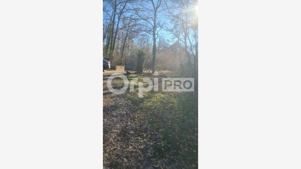 À louer entrepôt de 400m² à Montvicq