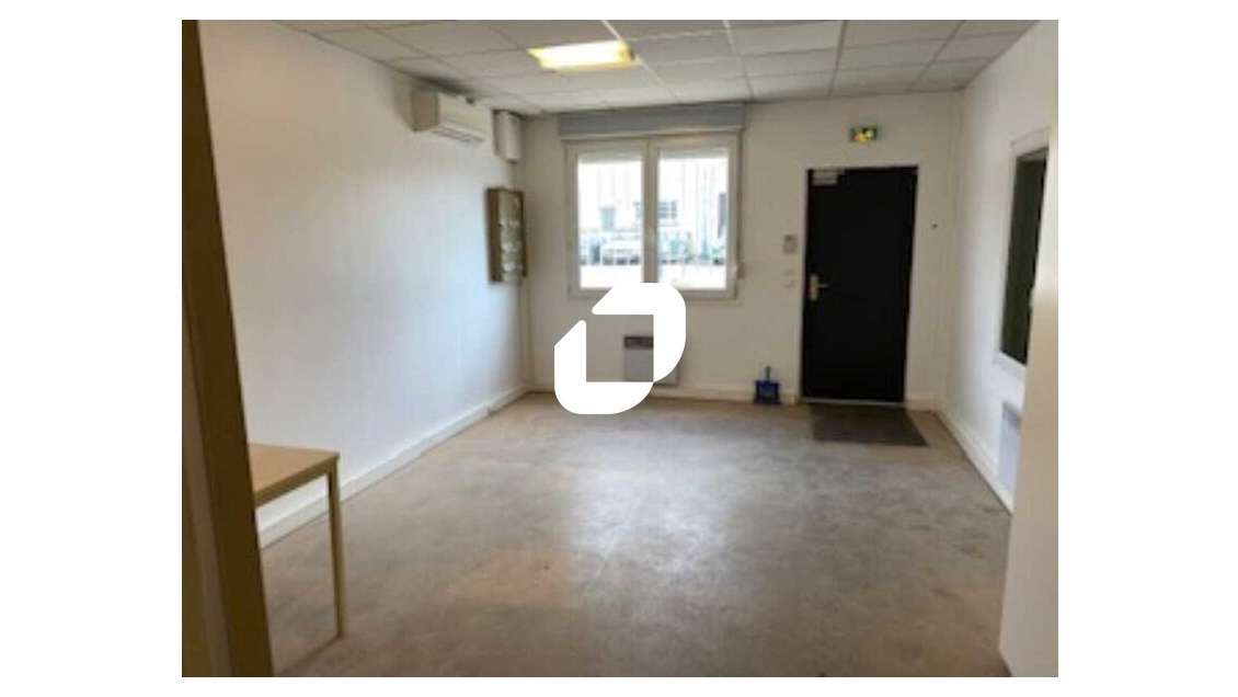 A louer Local d'activité 276m² Morainvilliers