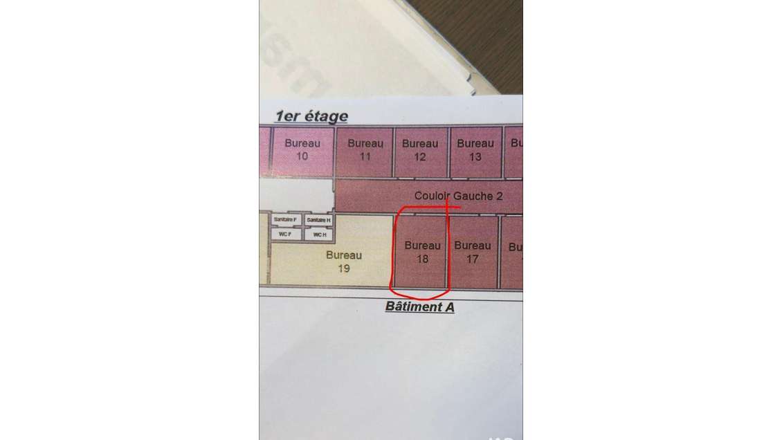 Location local bureau 22m² en étage à Morangis