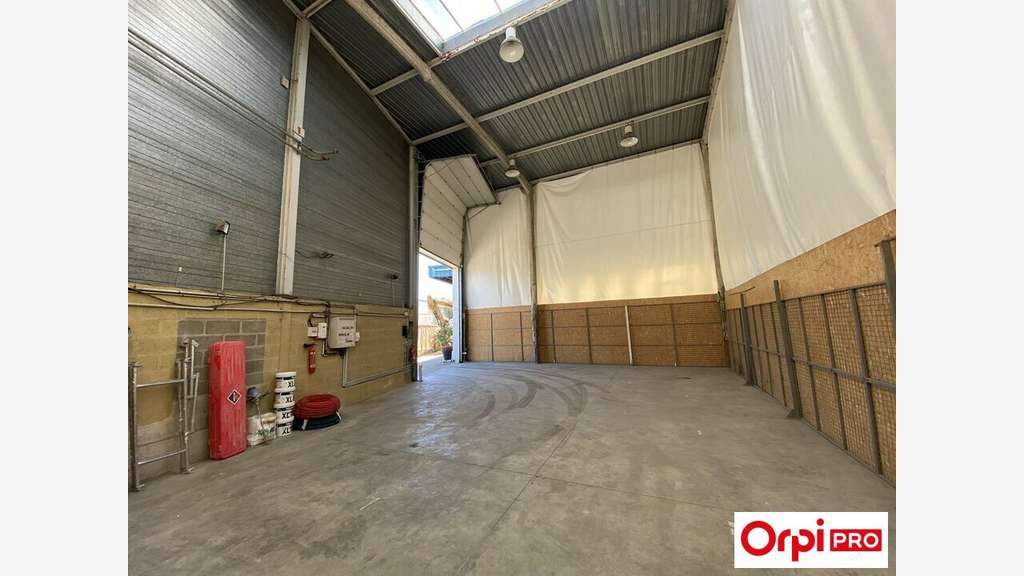 A louer local d'activités 120m² en ZA à Morangis