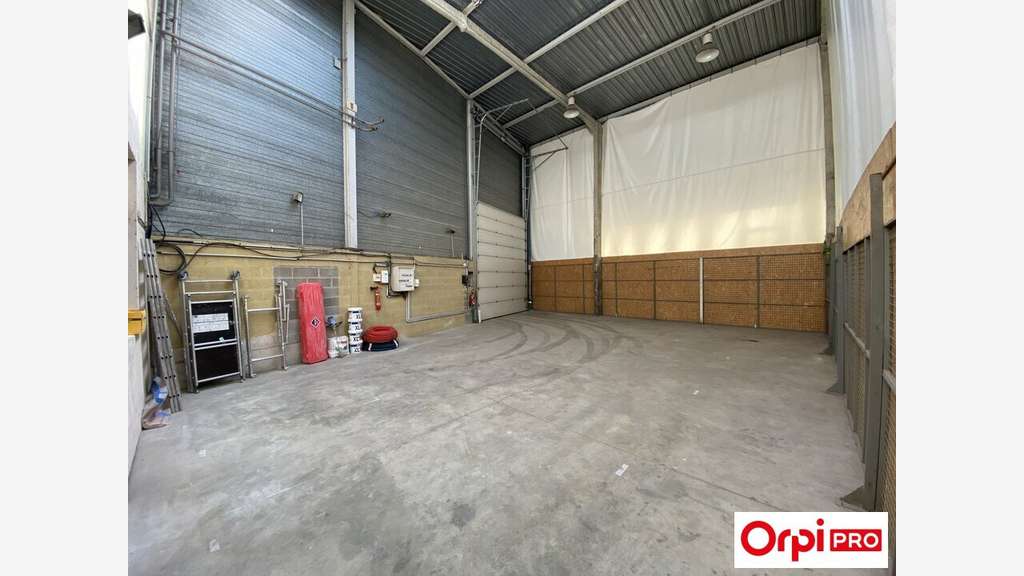 A louer local d'activités 120m² en ZA à Morangis