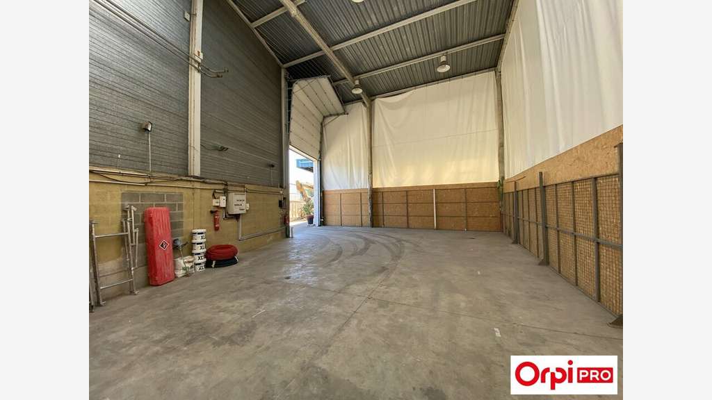 A louer local d'activités 120m² en ZA à Morangis