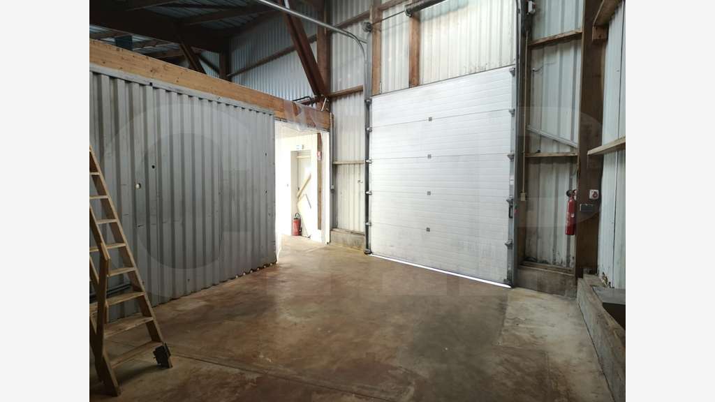 A louer local d'activité de 153m² à Locmine