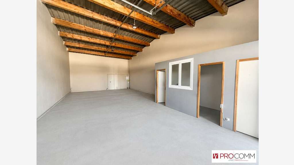 Loue local d'activité 95m² à Morières-lès-Avignon