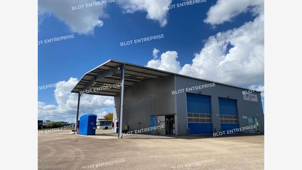 Loue locaux d'activités 285m² et terrain à Morlaix