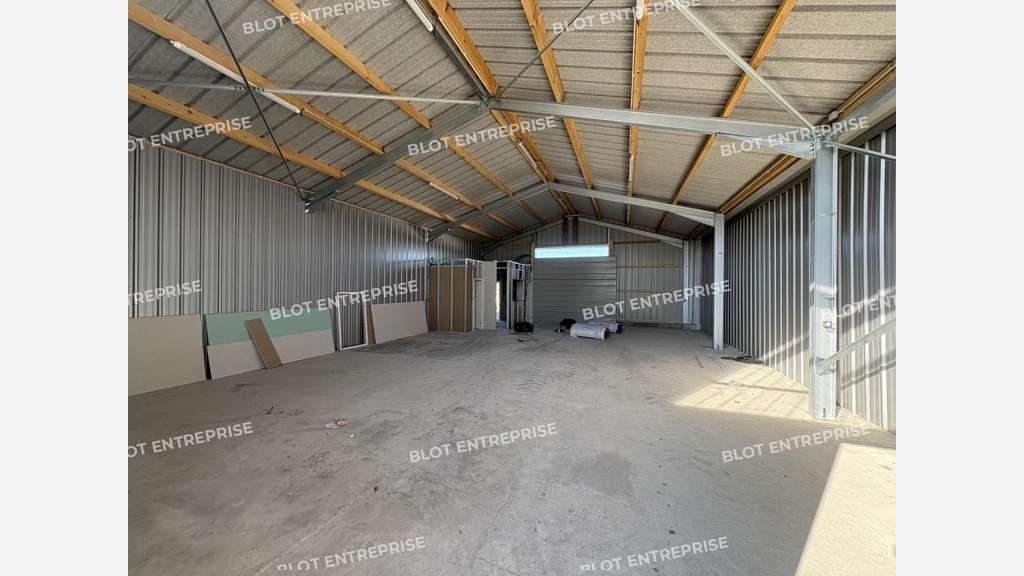 À LOUER - LOCAL D'ACTIVITES - 150 m² - MORLAIX