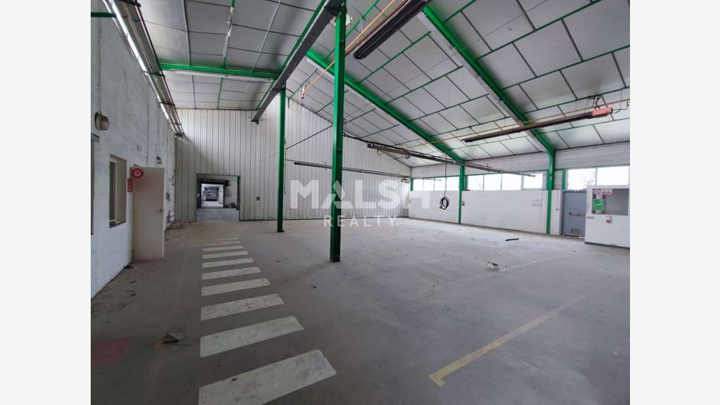Locaux d'activités 1120m² div à louer à Mornant