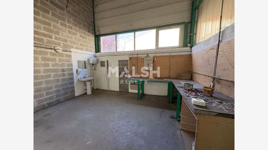 Locaux d'activités 1120m² div à louer à Mornant