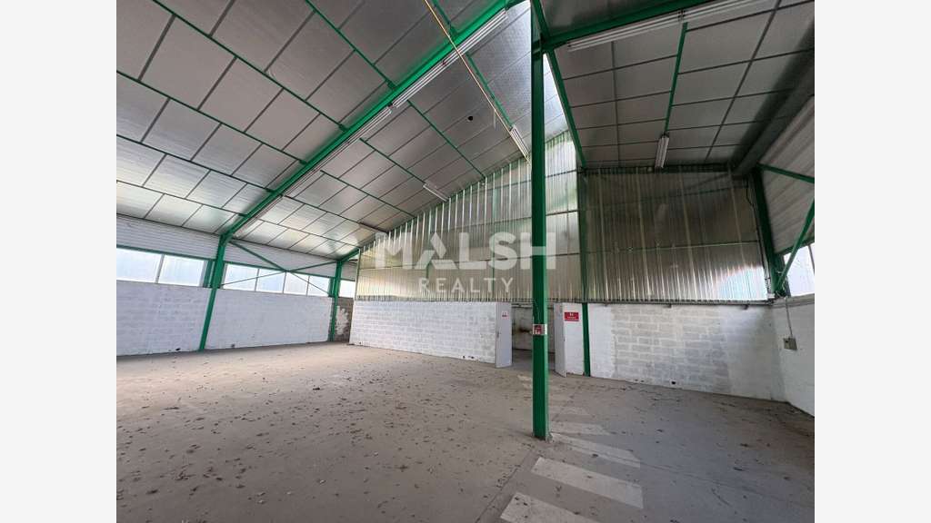 Locaux d'activités 1120m² div à louer à Mornant