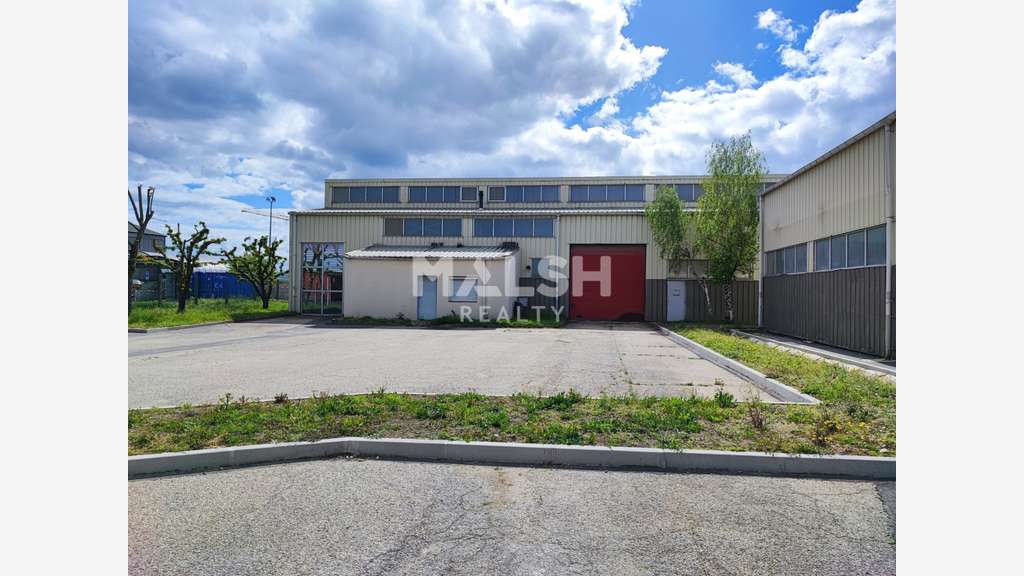 Locaux d'activités 1120m² div à louer à Mornant