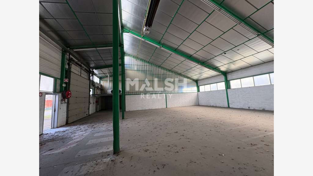 Locaux d'activités 1120m² div à louer à Mornant