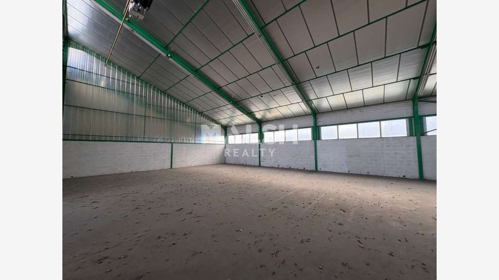Locaux d'activités 1120m² div à louer à Mornant