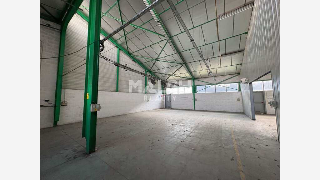 Locaux d'activités 1120m² div à louer à Mornant