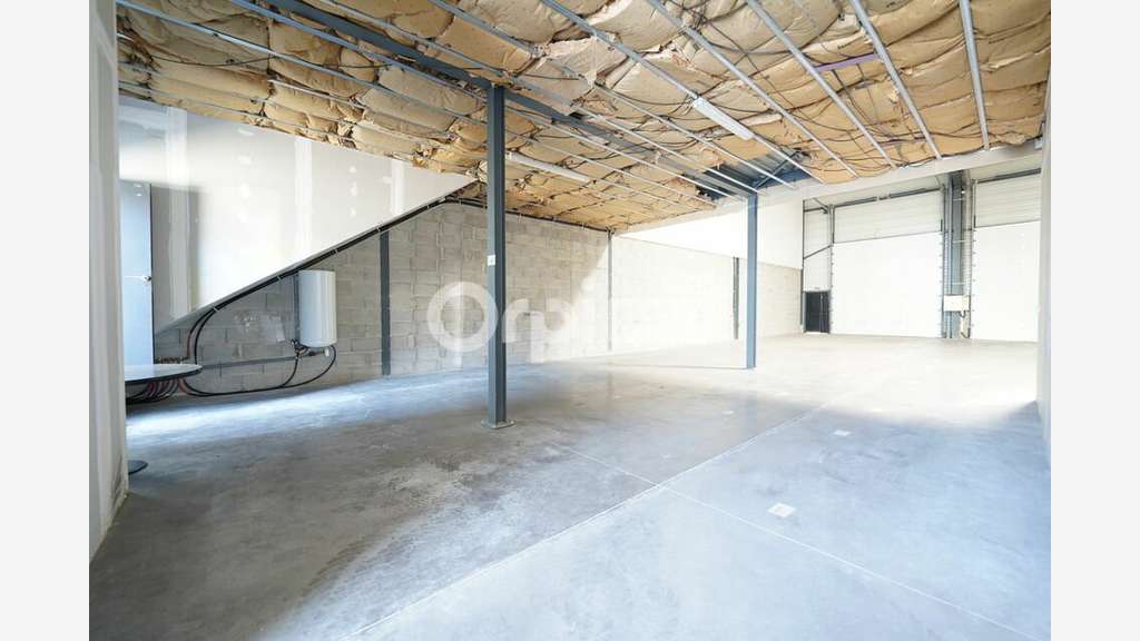 Local d'activité à louer de 470m² à Mornant