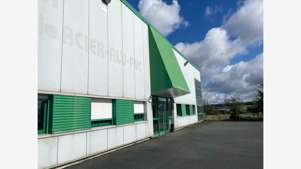 A louer local d'activité 2119m² à Morville-lès-Vic