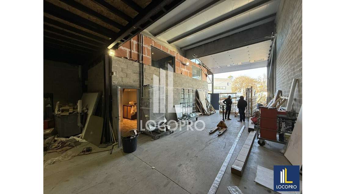 A louer local d'activité 230m² à Mouans-Sartoux