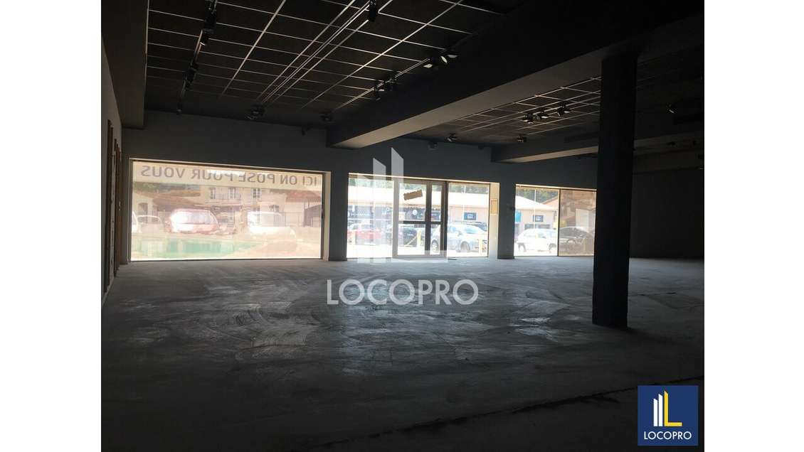 Loue local mixte 750m² Mougins Chemin de la Plaine