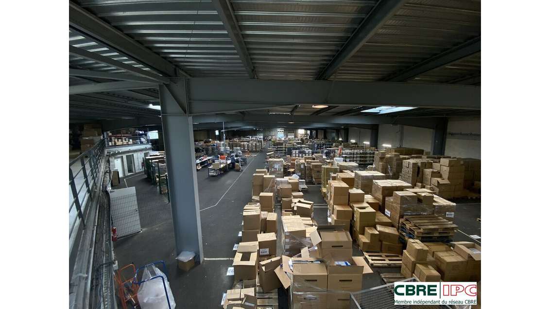 Location entrepôt 2994m² à Mouguerre