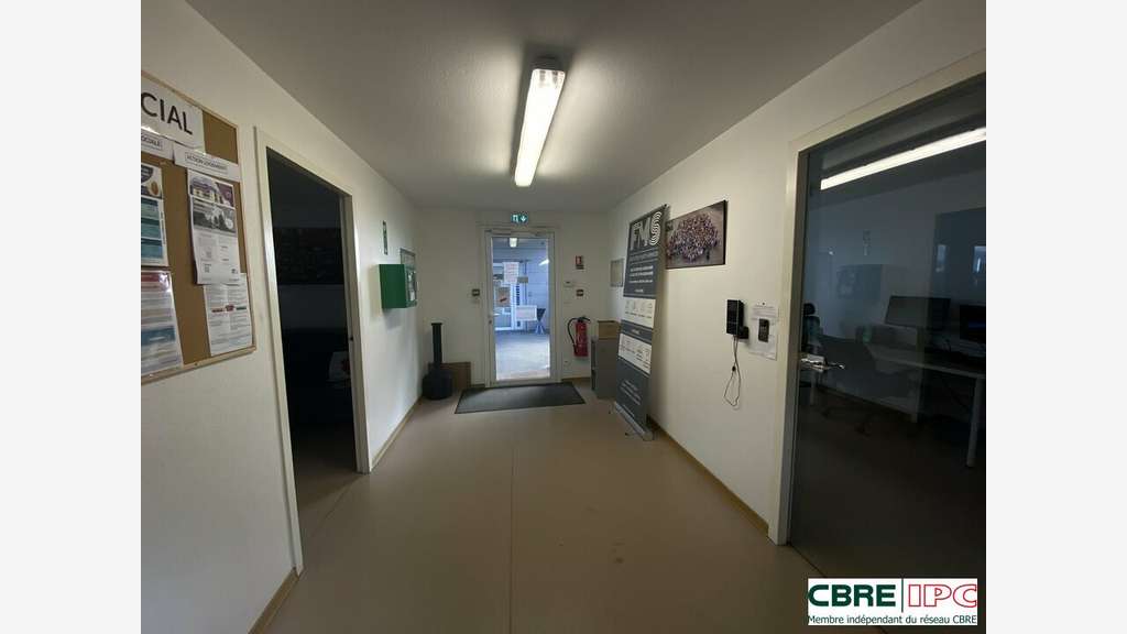 Location entrepôt 2994m² à Mouguerre