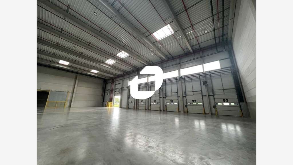 A louer Local d'activité 16625m² Moussy le neuf