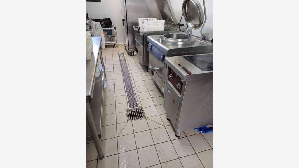 Bâtiment agroalimentaire 280m² à Murat-sur-Vèbre