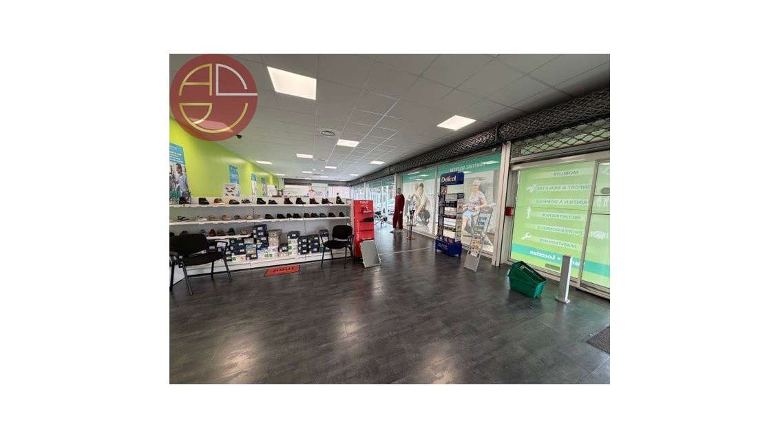 A louer local commercial vitrine 200m² Muret Nord