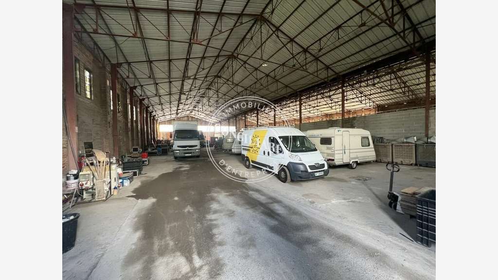 Entrepôt de 1000m² à louer à Muret prox centre