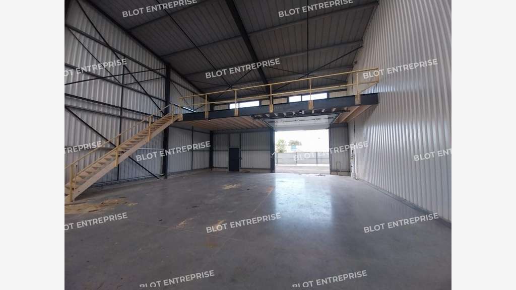 A louer local d'activités 230m² à Muzillac