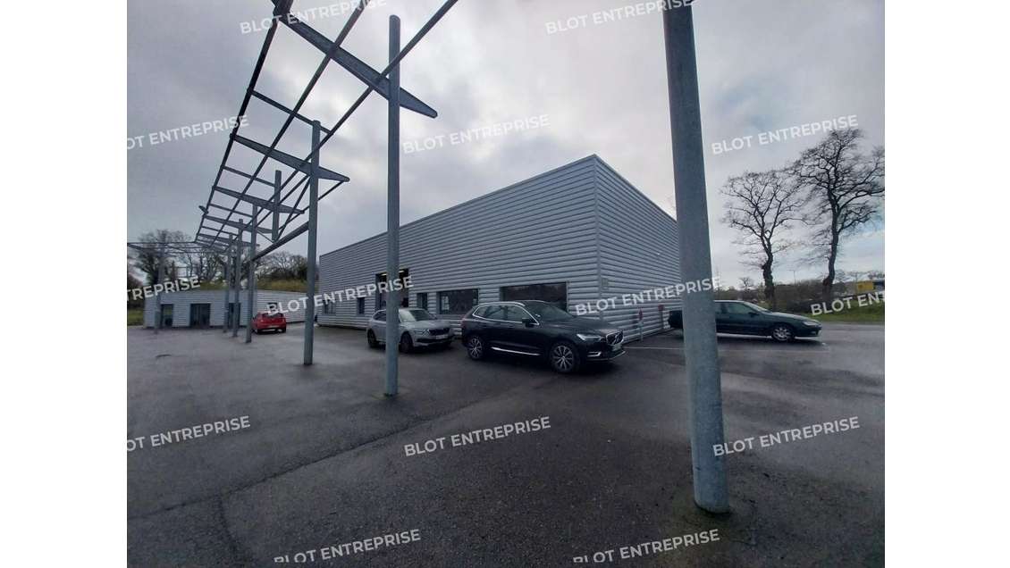 À LOUER - LOCAL D'ACTIVITÉS - MUZILLAC - 300 m²