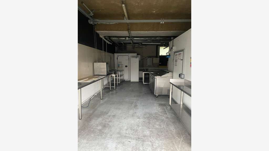 A louer local activité 86m² à Nanterre Guilleraies