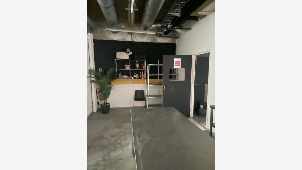 A louer local activité 86m² à Nanterre Guilleraies