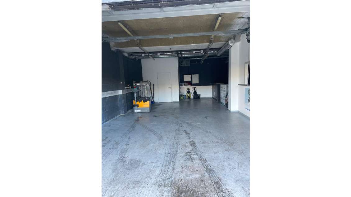 Cellule d'activité 93m² au pied de l'A86 Nanterre