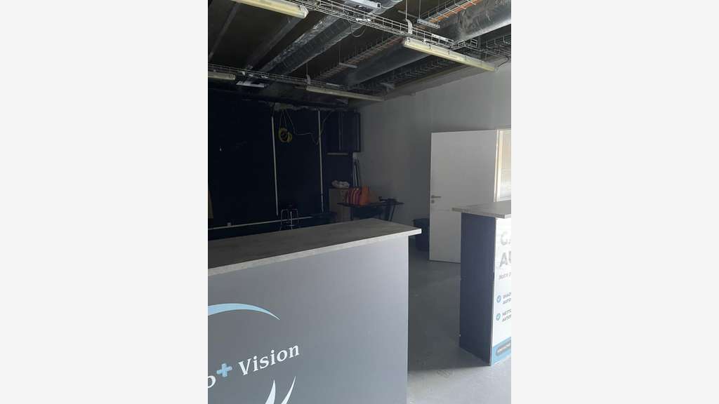 Cellule d'activité 93m² au pied de l'A86 Nanterre