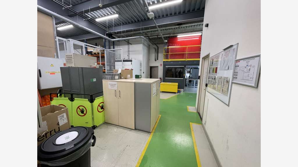 Local 700m² à Nanterre Zone des Guillerais A86 