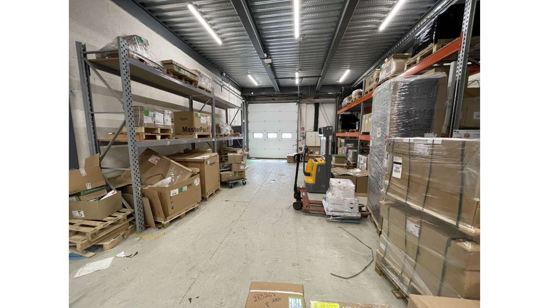 Local 700m² à Nanterre Zone des Guillerais A86