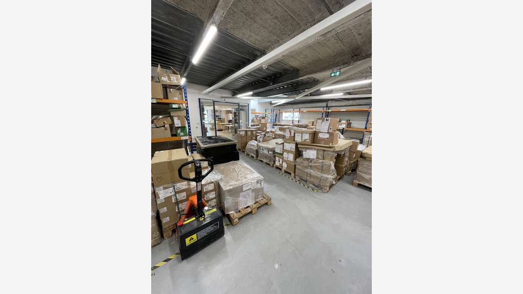 Local 700m² à Nanterre Zone des Guillerais A86 