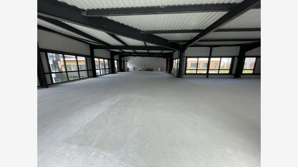 Loue local d'activité bureaux de 1800m² à Nanterre