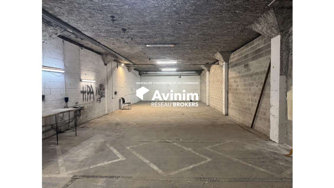 A louer local de stockage 150m² à Nanterre A86