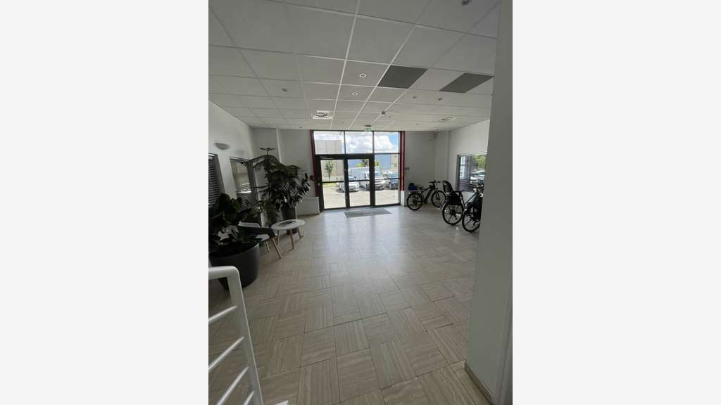 Loue local d'activité 1130m² à Nanterre Guillerais