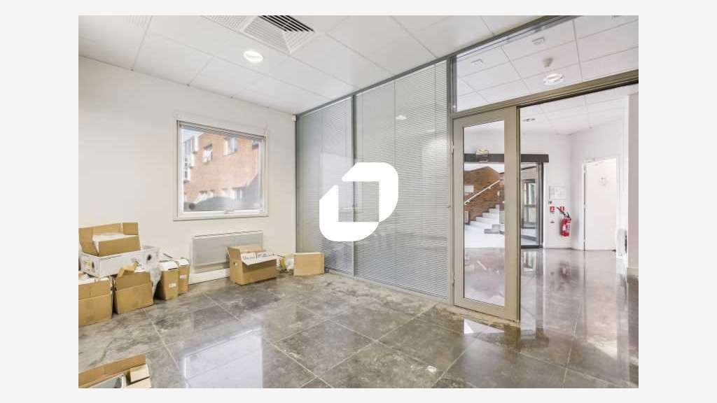 A louer Local d'activité 327m² Nanterre