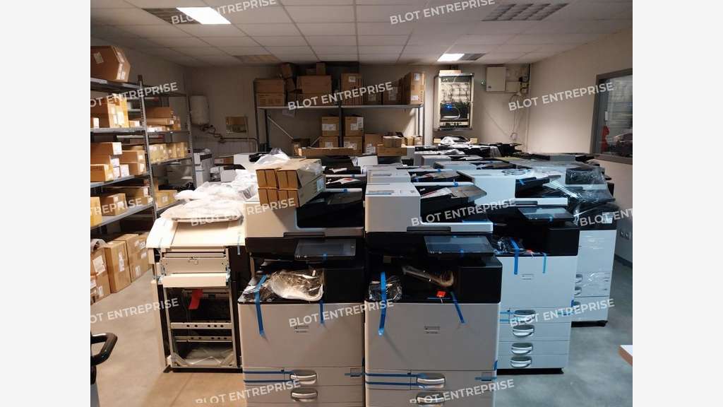 A louer locaux activités 491m² Nant'Est Entreprise