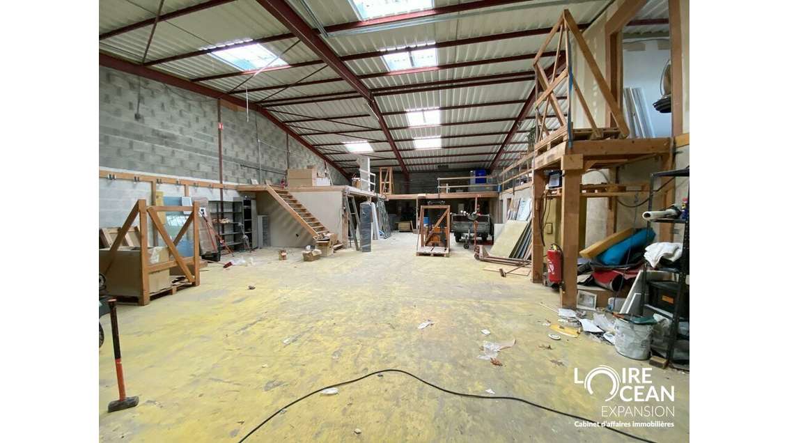 A louer local d'activité 556m² ZA Carquefou
