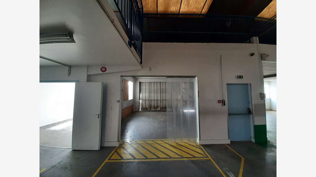 A louer local d'activité 1000m² ZA Nantes Est