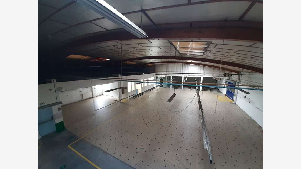 A louer local d'activité 1000m² ZA Nantes Est
